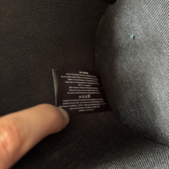 Gucci Flora Gift Makeup Round Box with Floral Design - Picture 11 of 12